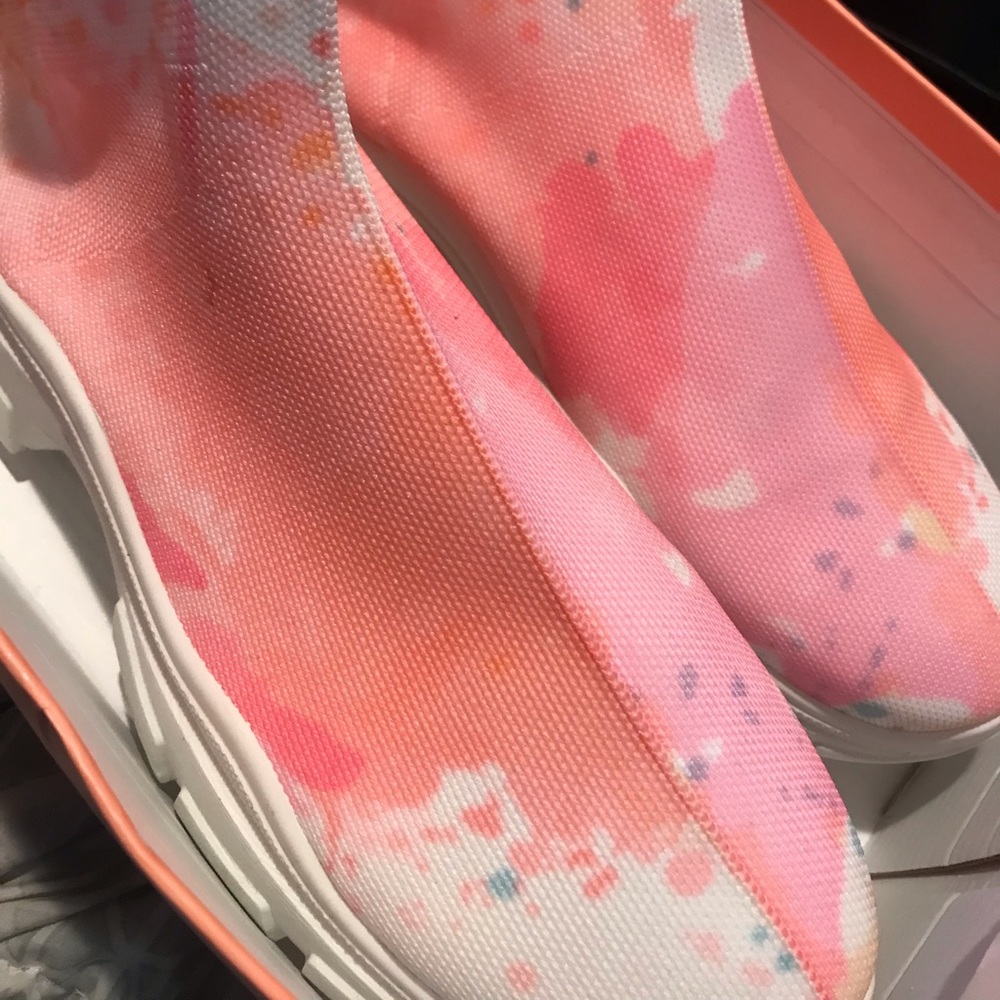 High Top Sock Shoes / Sneakers / stretchy